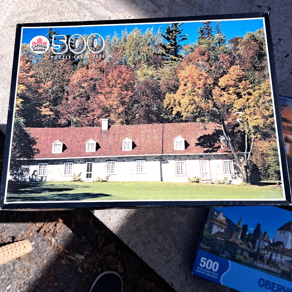 Autumn Cottage 500-Piece Puzzle